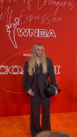 女狀元佩吉強(qiáng)勢(shì)登陸WNBA，實(shí)力超強(qiáng)，顏值也杠杠的