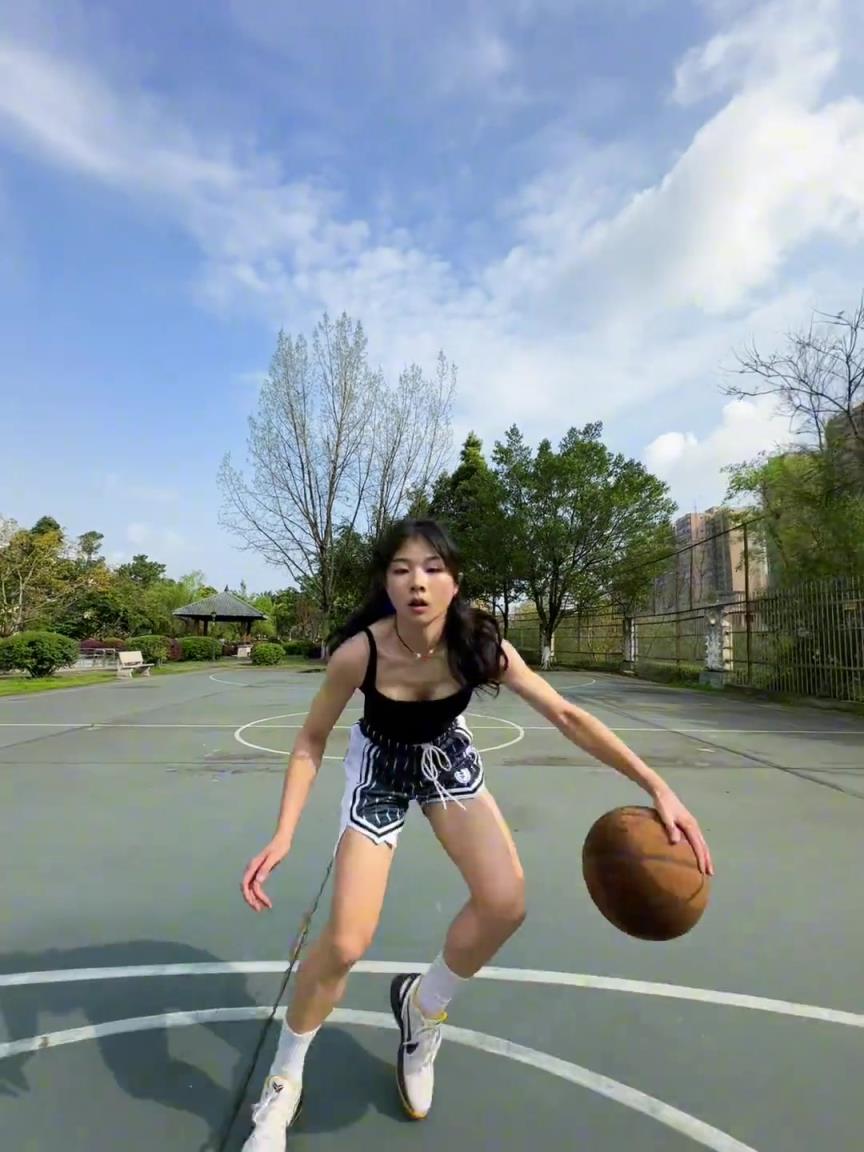 看著有點(diǎn)實(shí)力，敢背打我不？